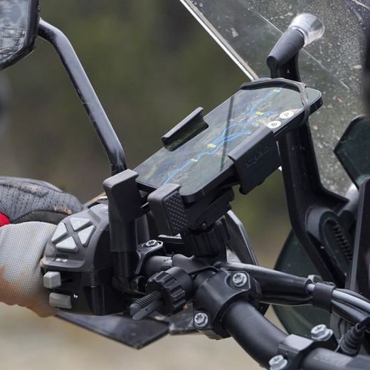 X-FRAME SHAD X0SG00H VELIKOST TELEFONU AŽ 180X90MM (6,6") NA ŘÍDÍTKA