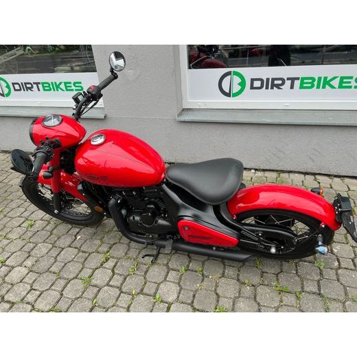 JAWA PÉRÁK ČERVENÁ