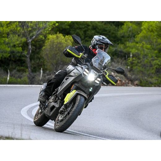 QJMOTOR SVT 650X ČERNÁ
