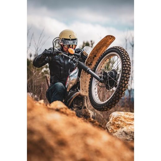 PŘILBA ESO FORTY NINE, CASSIDA (KRÉMOVÁ/ČERNÁ) 2024