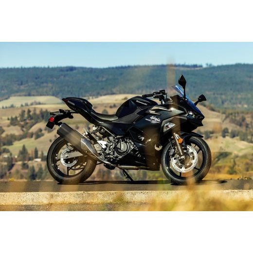 KAWASAKI NINJA 500 MY26 METALLIC FLAT SPARK BLACK / METALLIC SPARK BLACK