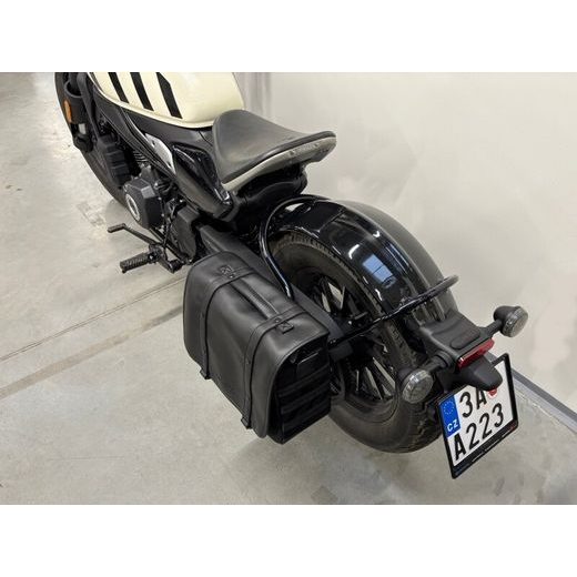 450CL‑C BOBBER POSTRANNÍ BRAŠNA CFMOTO VČETNĚ DRŽÁKU