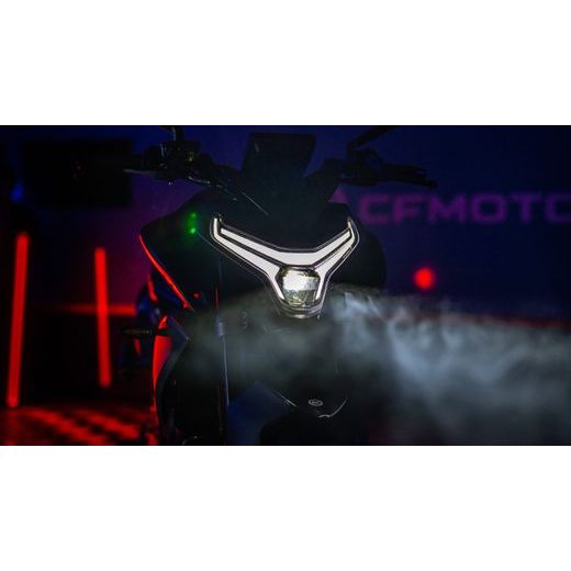 CFMOTO 800NK ADVANCED ZIRCON BLACK