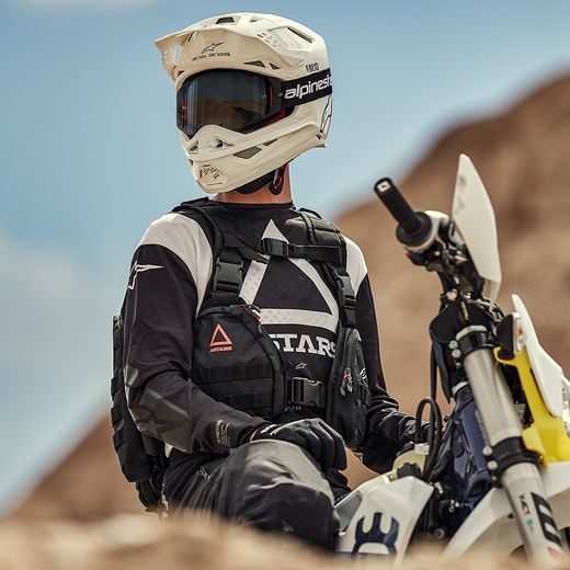 ALPINESTARS BATOH TECHDURA TACTICAL (ČERNÁ/BÍLÁ, CELKOVÝ OBJEM AŽ 9 L) 2024