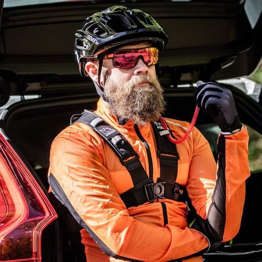 BATOH ENDURO OUTLANDER 2, USWE - ŠVÉDSKO (ČERNÁ, OBJEM 2 L, HYDROBAG 1,5 L)