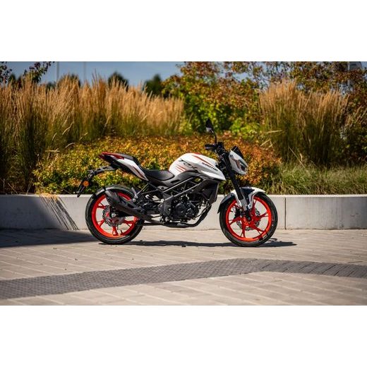 QJMOTOR TRX 125 BÍLÁ