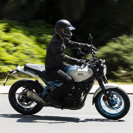 ROYAL ENFIELD GUERRILLA 450 SMOKE SILVER