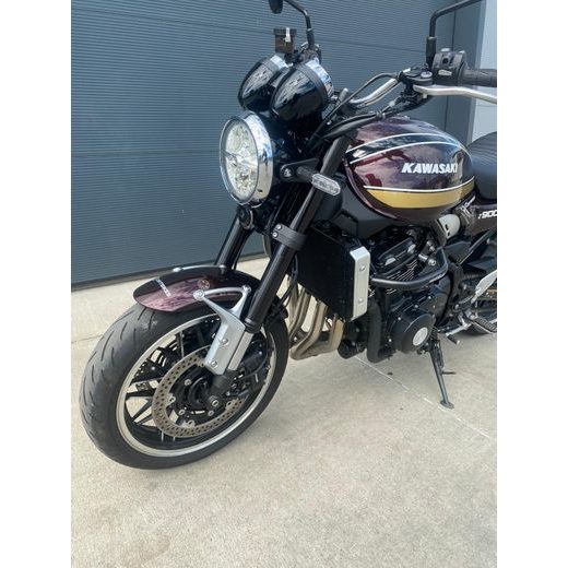KAWASAKI Z900 RS - PŘEDVÁDĚCÍ MOTORKA