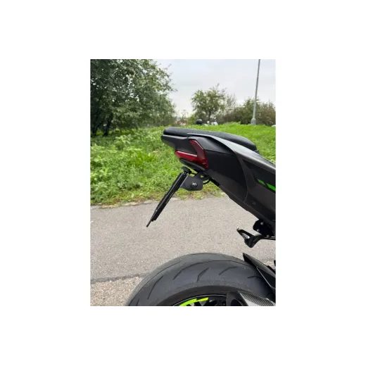 SEFIS DRŽÁK SPZ LED KAWASAKI Z900 2025-2026