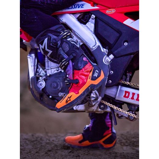 BOTY TECH 10 LIMITOVANÁ EDICE BLACK HOLE, ALPINESTARS (ČERNÁ/MULTICOLOR) 2026