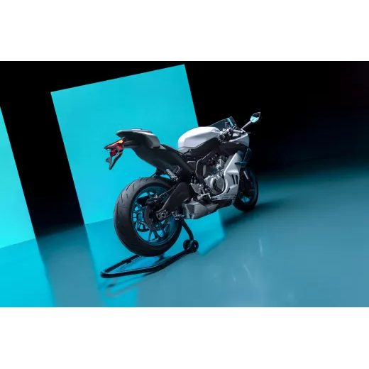 CFMOTO 675SR-R ŠEDÁ E5+