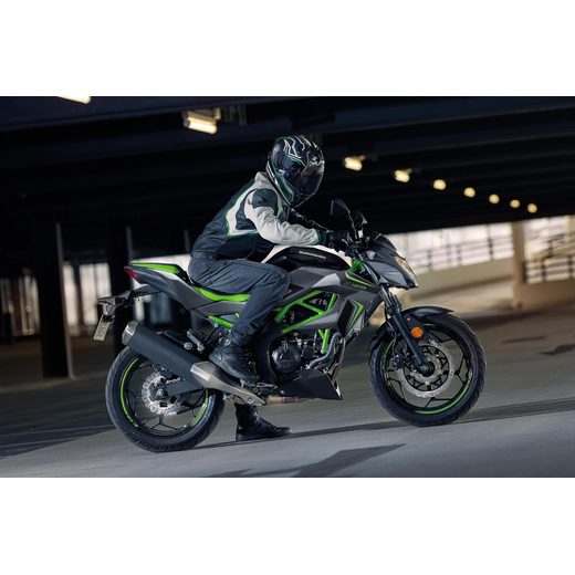 KAWASAKI Z125 MY26 CANDY LIME GREEN / METALLIC SPARK BLACK