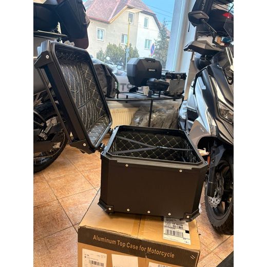 KUFR HLINÍKOVÝ DB TOPCASE 56L ČERNÝ + PLOTNA + SÍŤKA NA ZA ZAVAZADLA ZDARMA