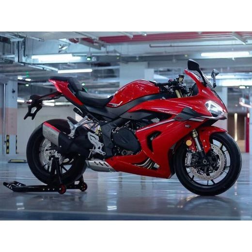 QJMOTOR SRK 800 RR ČERVENÁ