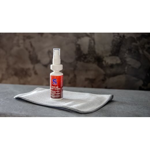 S100 ČISTIČ HLEDÍ S MIKROVLÁKNOVOU UTĚRKOU - VISOR & HELMET CLEANER 100 ML