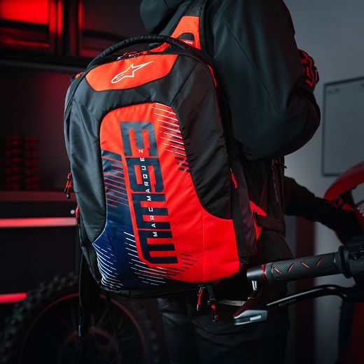 BATOH CITY HUNTER V2 MM93 KOLEKCE, ALPINESTARS (ČERVENÁ FLUO/MODRÁ/ČERNÁ/BÍLÁ) 2025