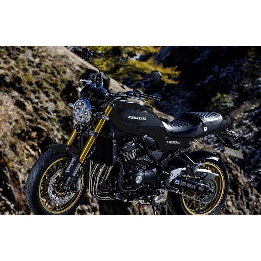 KAWASAKI Z900RS SE MY25 METALLIC FLAT SPARK BLACK / METALLIC MATTE CARBON GRAY