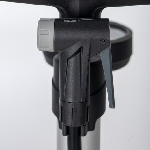 DÍLENSKÁ PUMPA AIRTRACK PRO 2.0 VČ. MĚRKY TLAKU, OXFORD (PLÁŠŤ PUMPY Z OCELI)