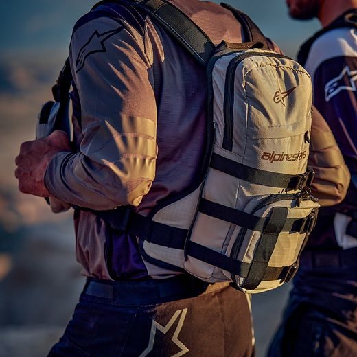 ALPINESTARS BATOH TECHDURA TACTICAL (ŠEDÁ/ČERNÁ, CELKOVÝ OBJEM AŽ 9 L) 2024