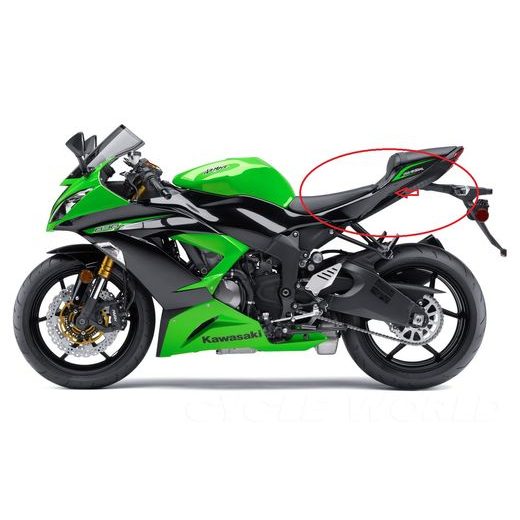 BOČNÍ PODSEDLOVÝ PLAST - LEVÝ KAWASAKI NINJA ZX6-R 2013-2017