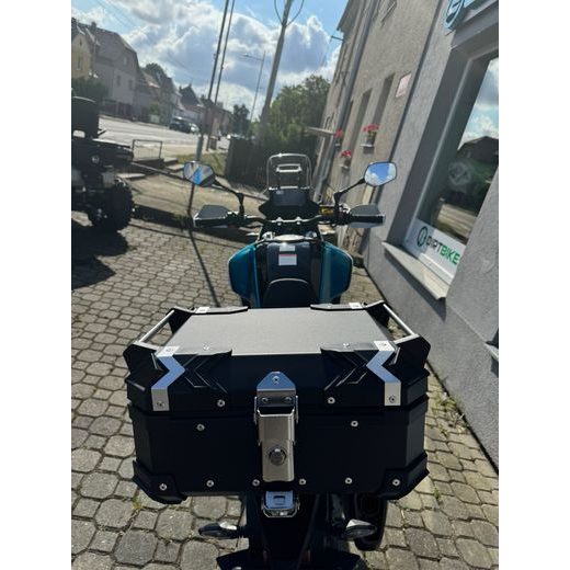 KUFR HLINÍKOVÝ DB TOPCASE 28L ČERNÝ + PLOTNA + SÍŤKA NA ZAVAZADLA ZDARMA