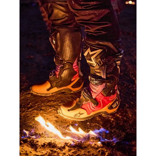 BOTY TECH 10 LIMITOVANÁ EDICE BLACK HOLE, ALPINESTARS (ČERNÁ/MULTICOLOR) 2026