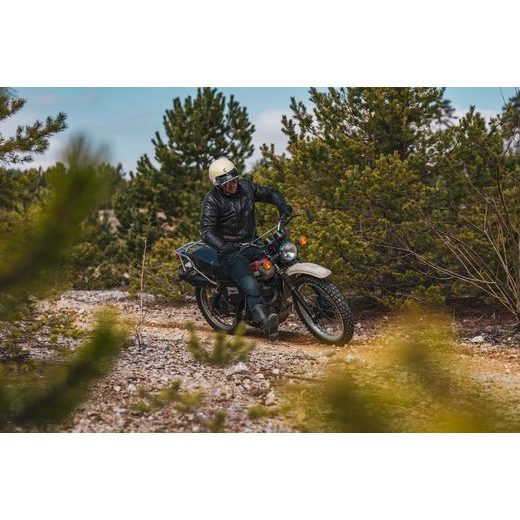 PŘILBA ESO FORTY NINE, CASSIDA (KRÉMOVÁ/ČERNÁ) 2024