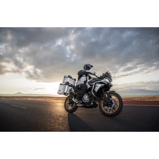 CFMOTO 700MT ADVENTURE 2025 BÍLÁ