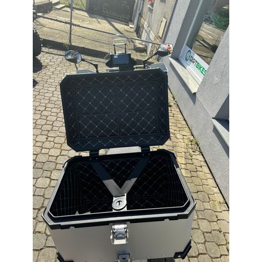 KUFR HLINÍKOVÝ DB TOPCASE 55L STŘÍBRNÝ + PLOTNA + SÍŤKA NA ZAVAZADLA ZDARMA