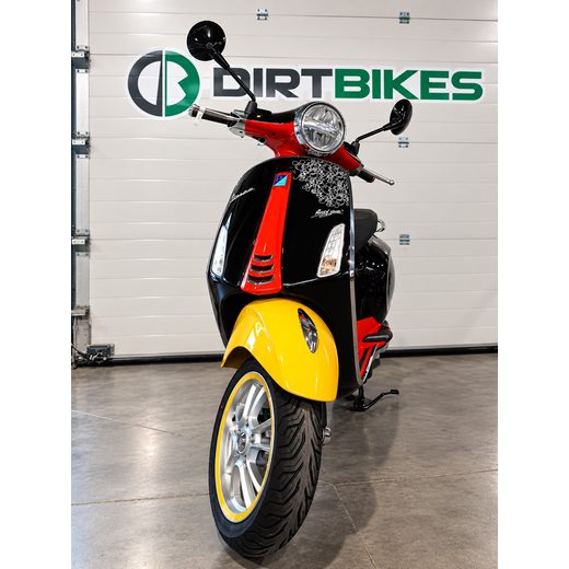 VESPA PRIMAVERA 125 DISNEY MICKEY MOUSE EDITION - BAZAR