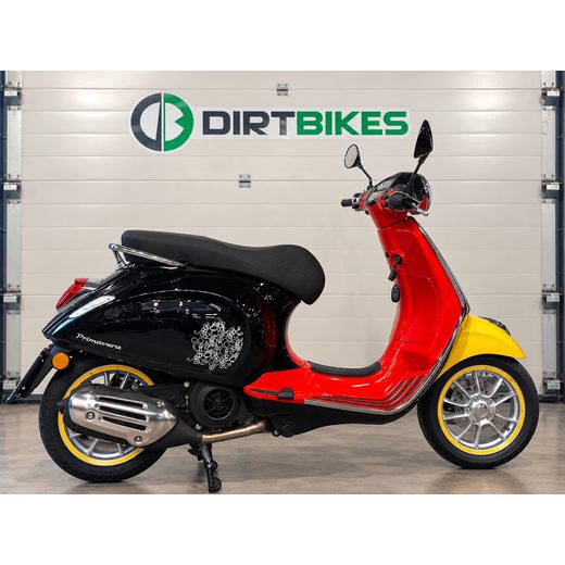 VESPA PRIMAVERA 125 DISNEY MICKEY MOUSE EDITION - BAZAR