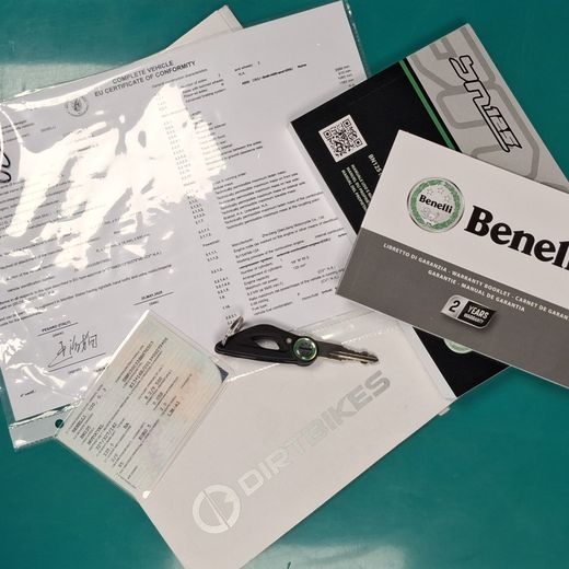 BENELLI BN 125 EURO5 ROK 2026 ŠEDÁ - BAZAR