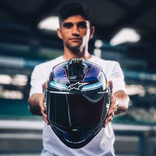 PŘILBA SUPERTECH R10 LIMITOVANÁ EDICE MARTINATOR JORGE MARTIN, ALPINESTARS (MODRÁ/FIALOVÁ/ČERVENÁ/ŽLUTÁ) 2025