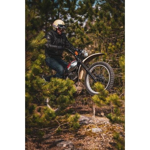 PŘILBA ESO FORTY NINE, CASSIDA (KRÉMOVÁ/ČERNÁ) 2024