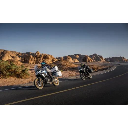 CFMOTO 700MT ADVENTURE 2025 BÍLÁ