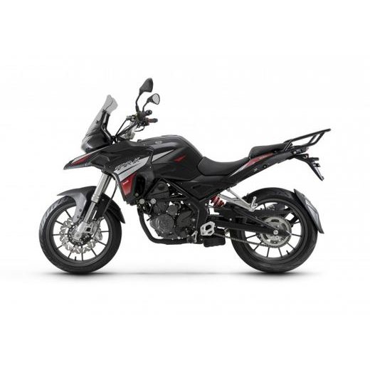 BENELLI TRK 251 ČERNÁ