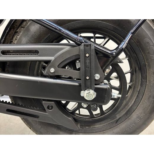 450CL‑C BOBBER POSTRANNÍ BRAŠNA CFMOTO VČETNĚ DRŽÁKU