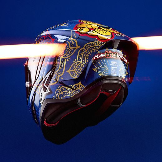 PŘILBA SUPERTECH R10 MARTHAINATOR LIMITOVANÁ EDICE JORGE MARTIN, ALPINESTARS (MODRÁ PERLEŤ/ZLATÁ/ČERVENÁ) 2026