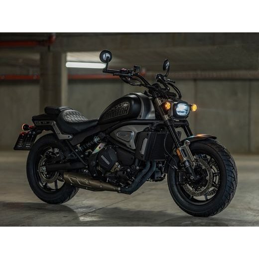 QJMOTOR SRV 700 ČERNÁ