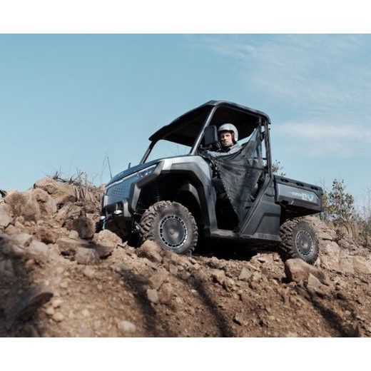 CFMOTO GLADIATOR UTV U6 EV EU5 ŠEDÁ