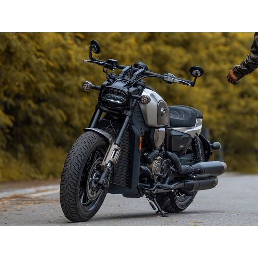 QJMOTOR SRV 600V ČERNÁ