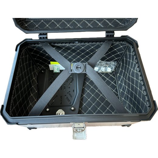 KUFR HLINÍKOVÝ DB TOPCASE 65L ČERNÝ + PLOTNA + SÍŤKA NA ZAVAZADLA ZDARMA