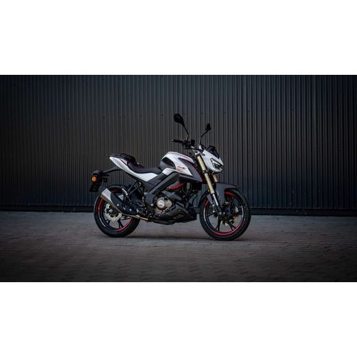QJMOTOR SRK 125 S TMAVĚ ŠEDÁ + POUKAZ NA 5.000 KČ