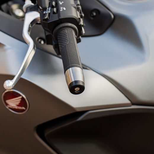 ZÁVAŽÍ ŘÍDÍTEK BAR END S REDUKCÍ PRO VNITŘNÍ PRŮMĚR 13 A 18 MM (VNĚJŠÍ 22 A 28,6 MM), OXFORD (STŘÍBRNÉ/ČERNÉ, PÁR)