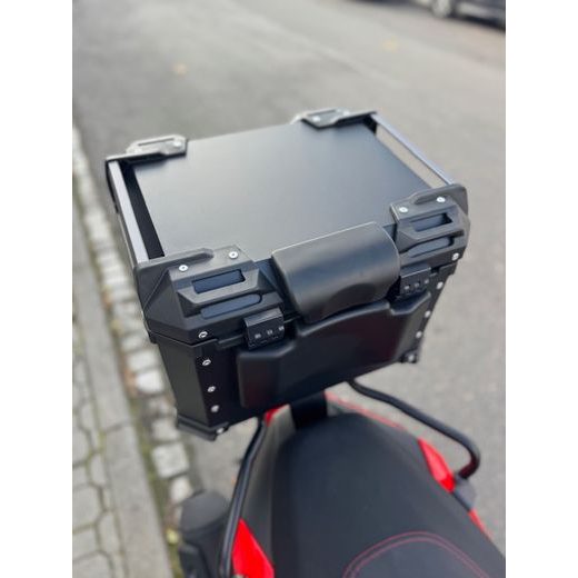 HLINÍKOVÝ KUFR DB 45L X-DESIGN ČERNÝ, PLOTNA + OPĚRKA + SÍŤKA NA ZAVAZADLA ZDARMA