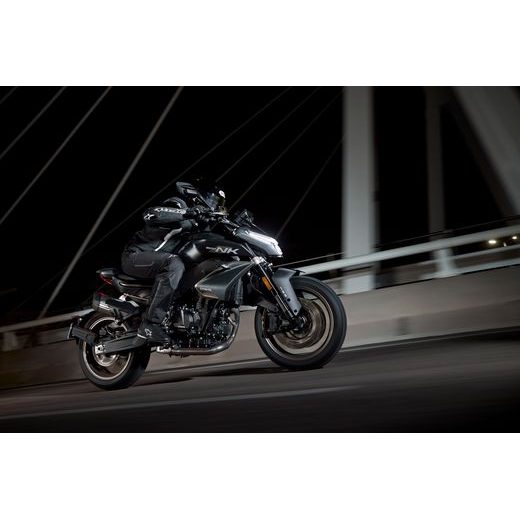 CFMOTO 800NK ADVANCED+ ZIRCON BLACK