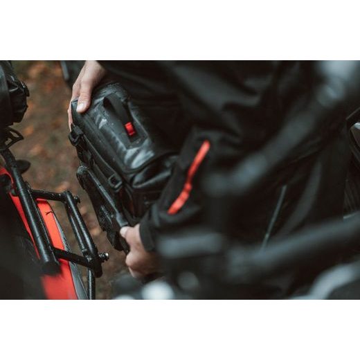 SW-MOTECH SYSBAG WP M 17-23 LITRŮ,VČETNĚ ADAPTER DESKY LEVÝ