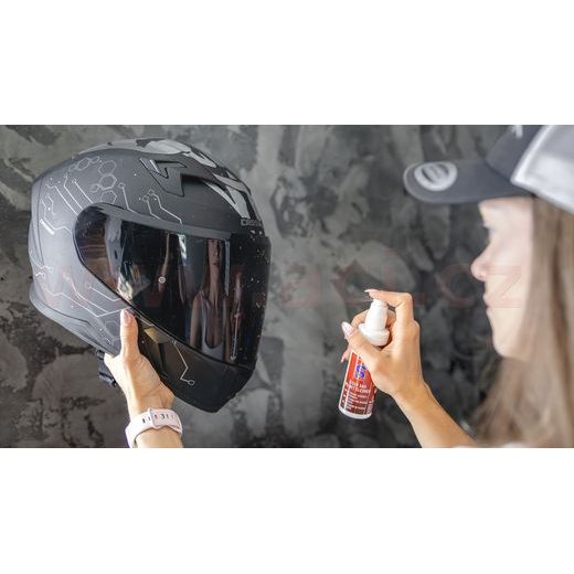 S100 ČISTIČ HLEDÍ S MIKROVLÁKNOVOU UTĚRKOU - VISOR & HELMET CLEANER 100 ML *