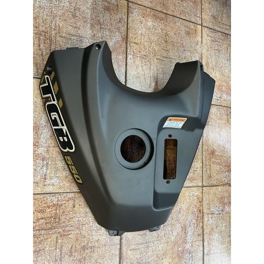 TOP COVER, WITH EMBLEM KRYT NÁDRŽE - TGB 550