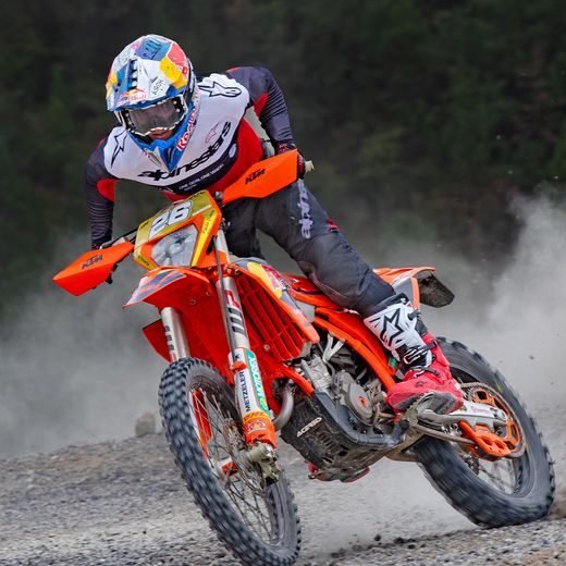 DRES PRO-DURA, ALPINESTARS (ČERNÁ/ČERVENÁ/BÍLÁ) 2025